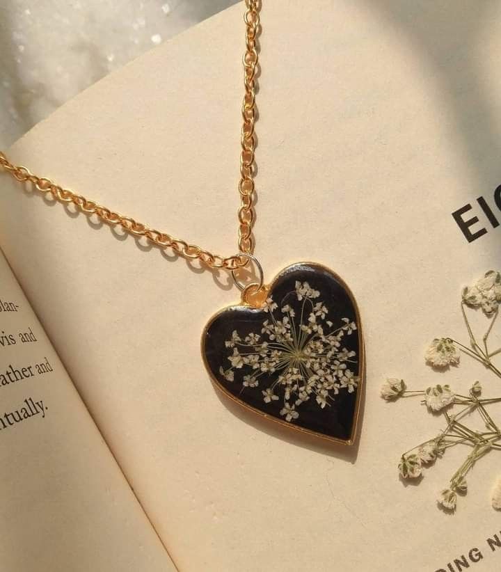 Handmade Black Resin Heart Necklace with Pressed Flowers | Floral Pendant Necklace | Nature Inspired Jewelry | Unique Gift for Women