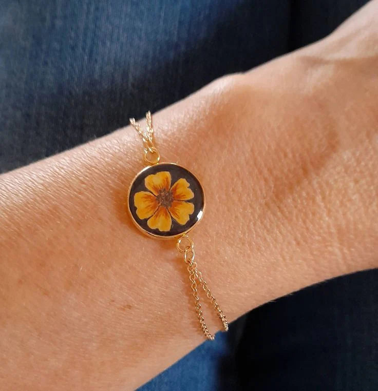 Handmade Sunflower Bracelet with Real Pressed Flower | Resin Floral Jewelry | Adjustable Gold Bracelet | Unique Gift for Women